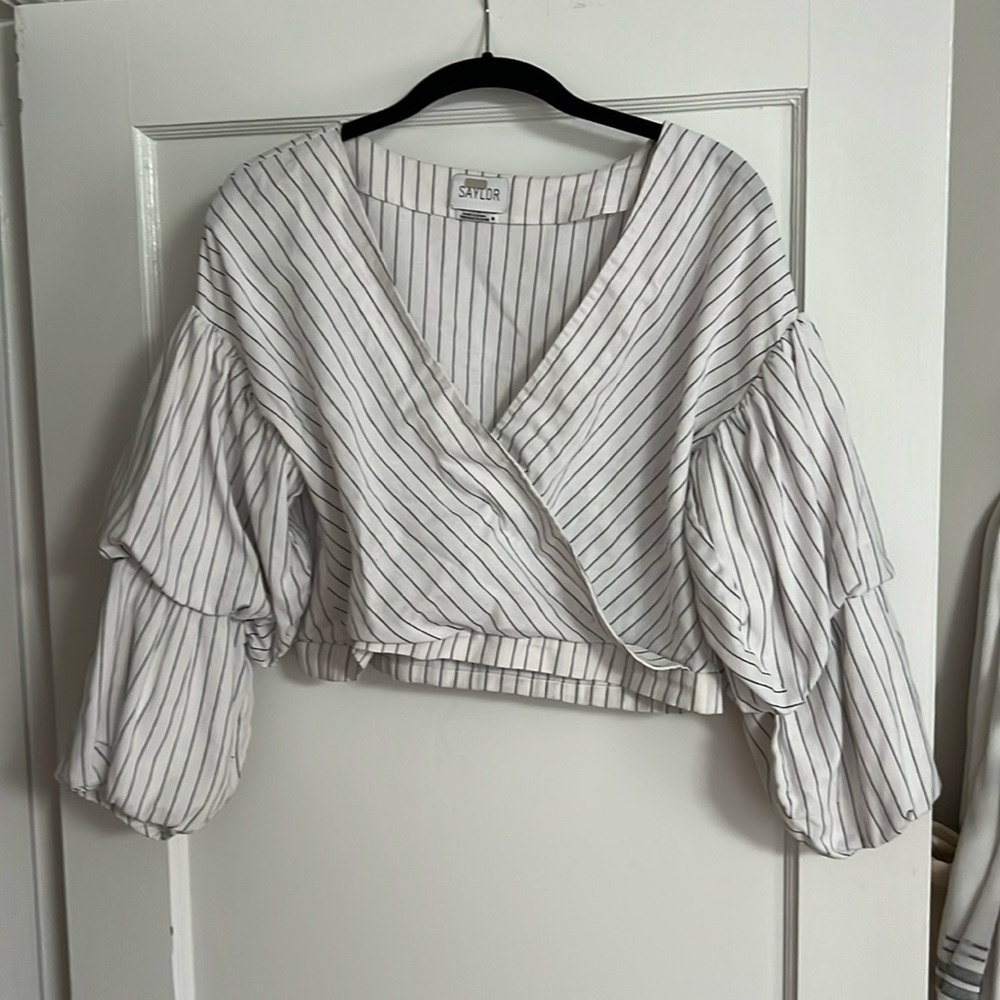 SAYLOR white with black pinstripe cotton crop top 3/4 puff sleeves. Size M